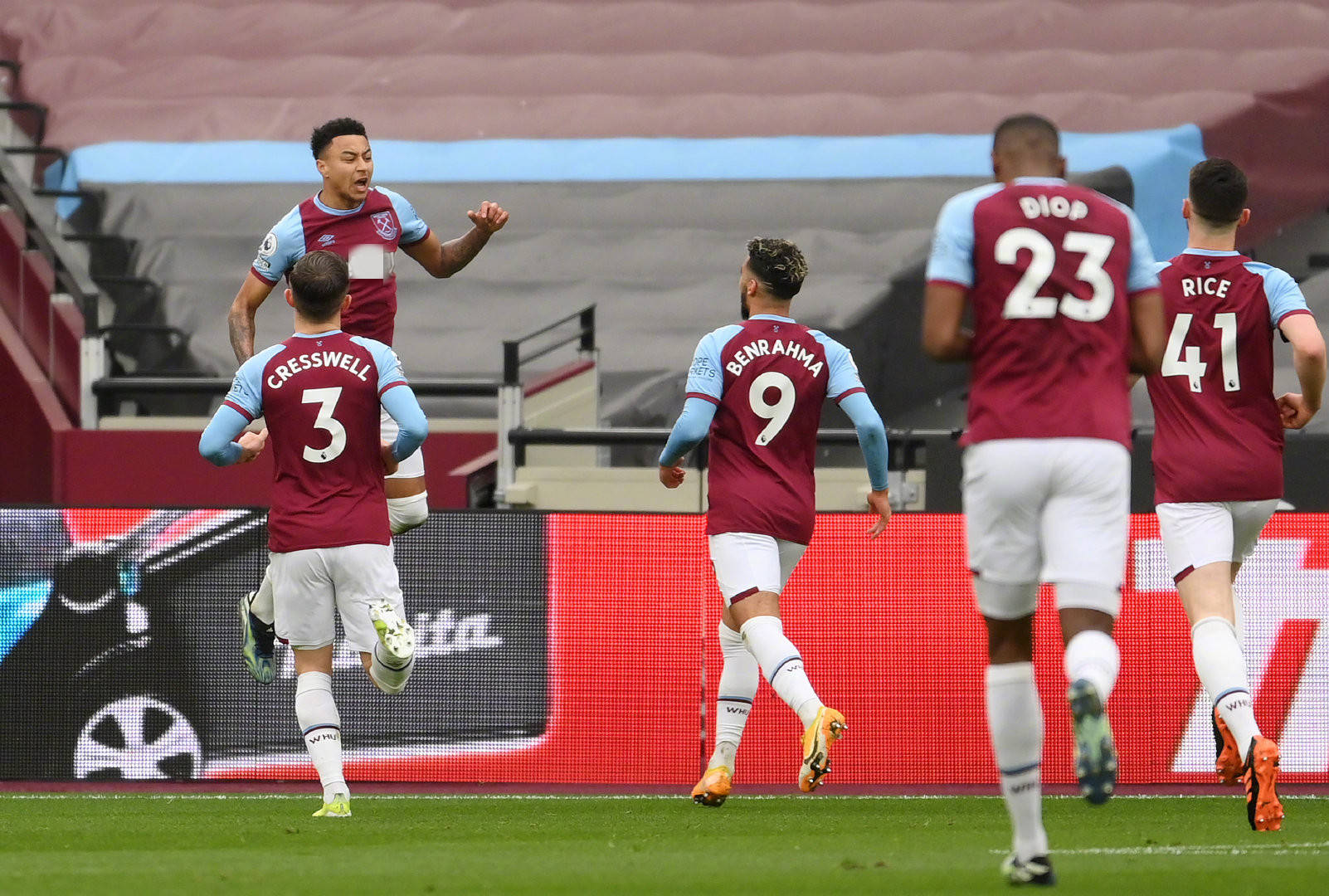 更顯示了他 更顯示了他